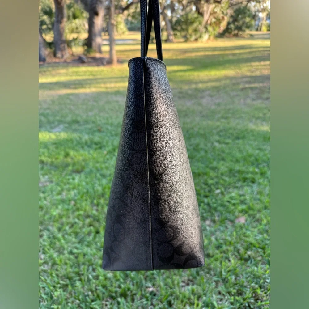 STAR WARS X COACH TOTE BLACK SILVER EUC - Picture 6 of 13